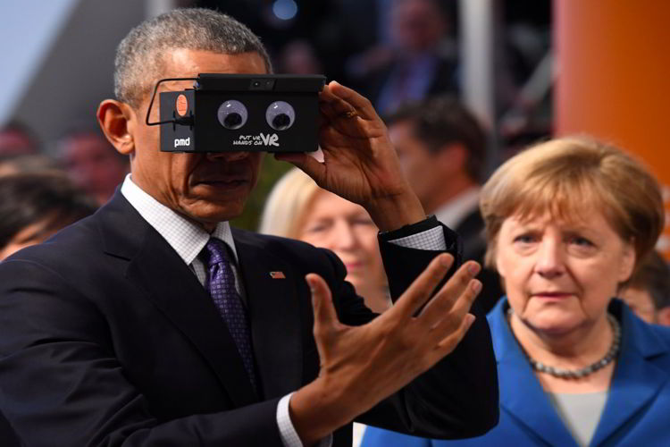 barack obama jajal perangkat virtual reality 1