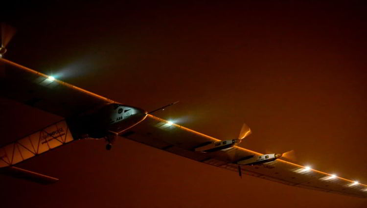 Solar Impulse 2 melanjutkan perjalanan udara ke-10 nya mengelilingi dunia