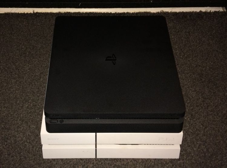 Ini Bocoran Foto PlayStation Slim