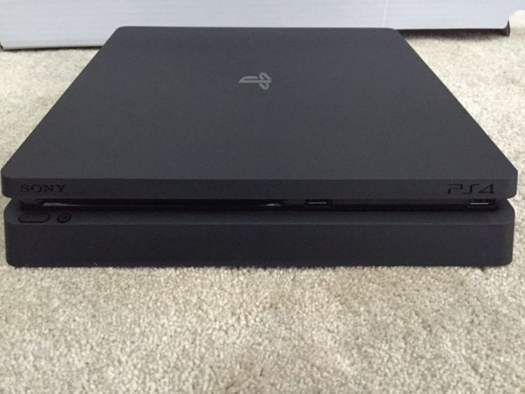 Ini Bocoran Foto PlayStation Slim