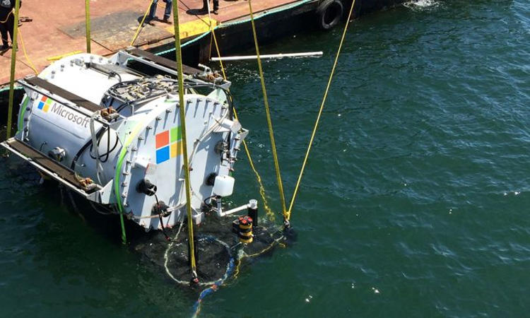 Microsoft Kembangkan Data Center Bawah Laut