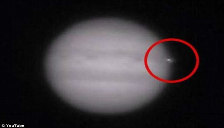 Video Amatir Ketika Asteroid Menabrak Yupiter